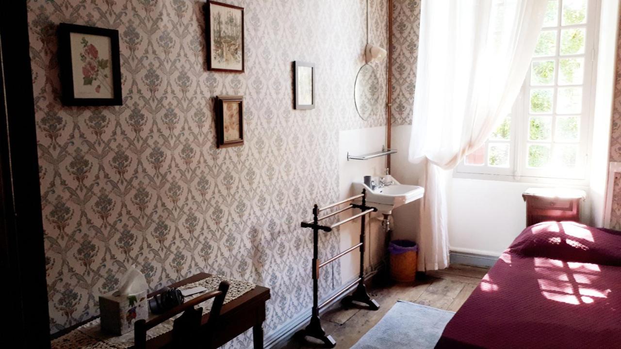 La Cure Du Maine Charles Bed & Breakfast Birac  Dış mekan fotoğraf